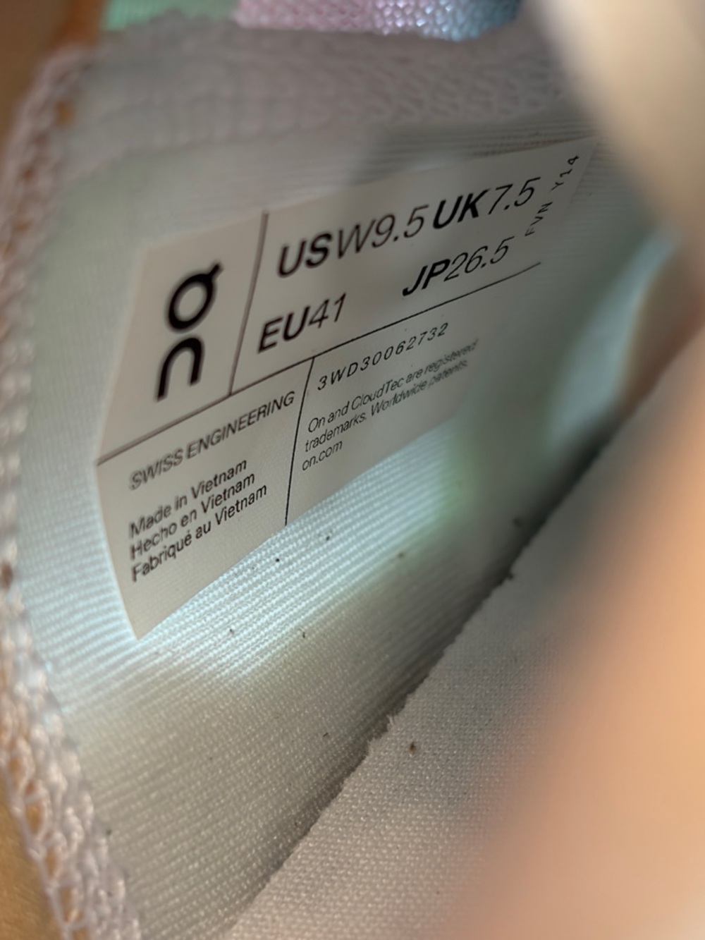 On Cloudpulse Trainer Sneakers Women's 9.5 Lima / Savannah - Picture 7 of 9